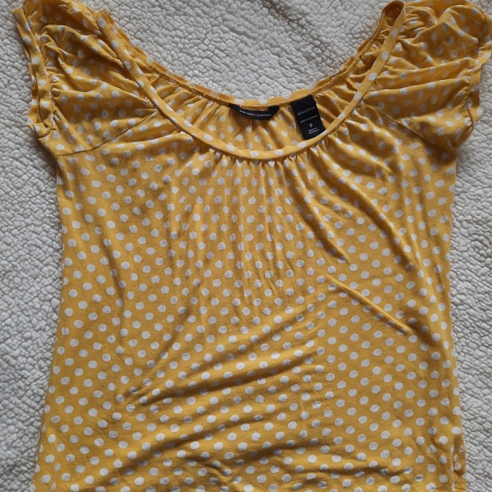 New York & Company Short Sleeve Top S